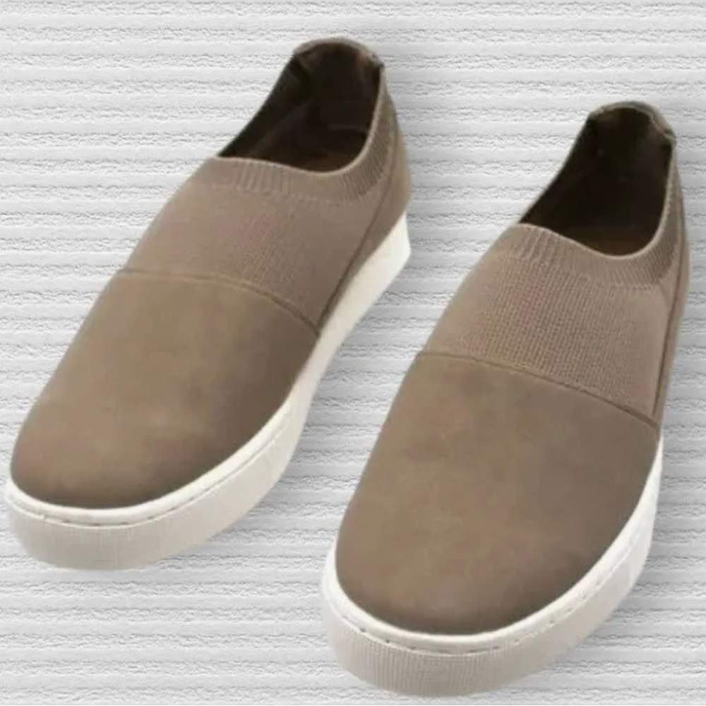 NWOT Bella Vita Slip-On